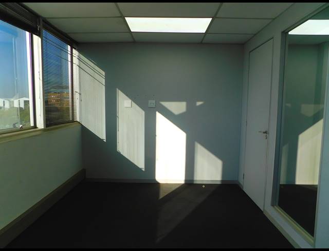 3,514M² OFFICE TO LET IN FERNDALE